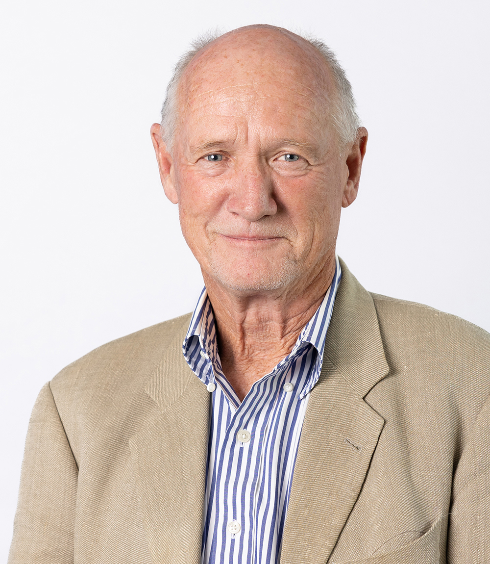 Profile headshot of Cr John Hunt.